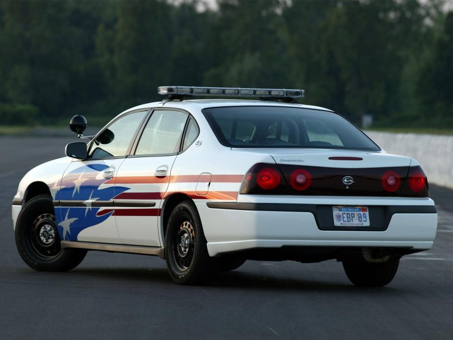  Chevrolet Impala Police Car 2001 года  (фото 10 из 18)